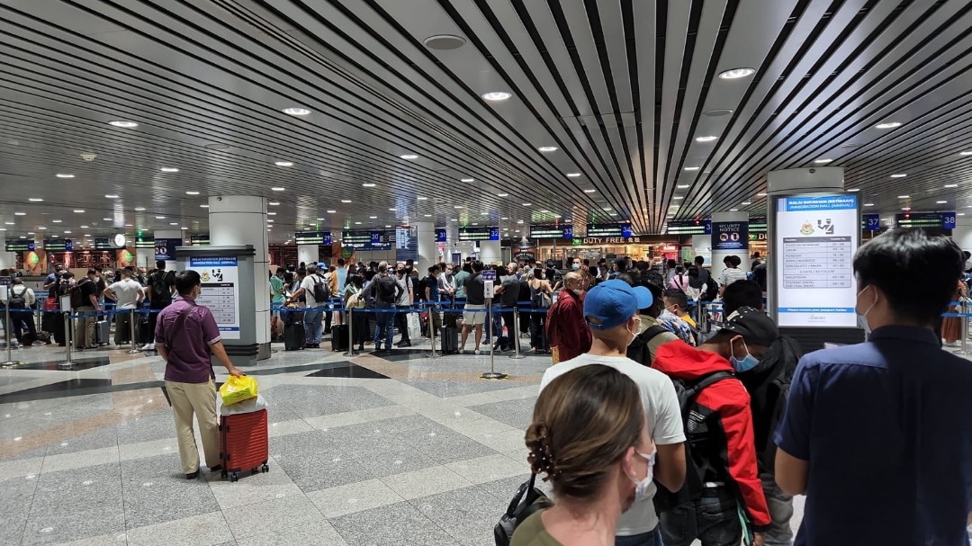 酒店协会盼政府相关部门 查“外国游客入境被拒”事件